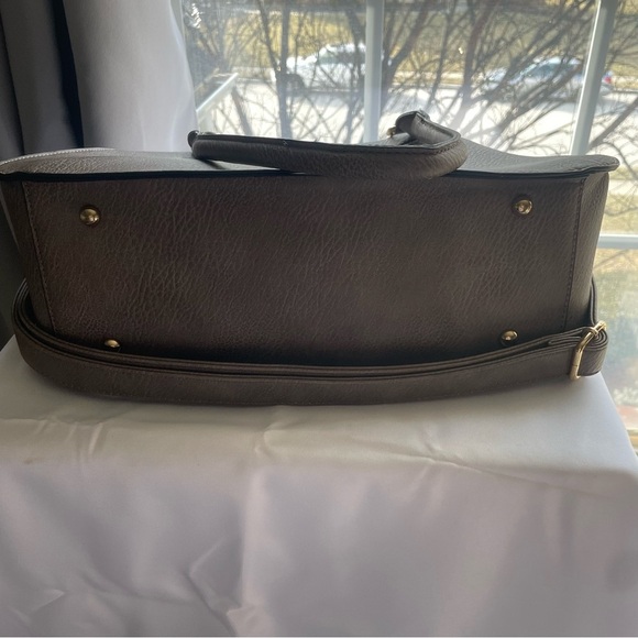 Medium Light Gray Shoulder Crossbody Bag Purse Unbranded Gold Hardware - Picture 9 of 11